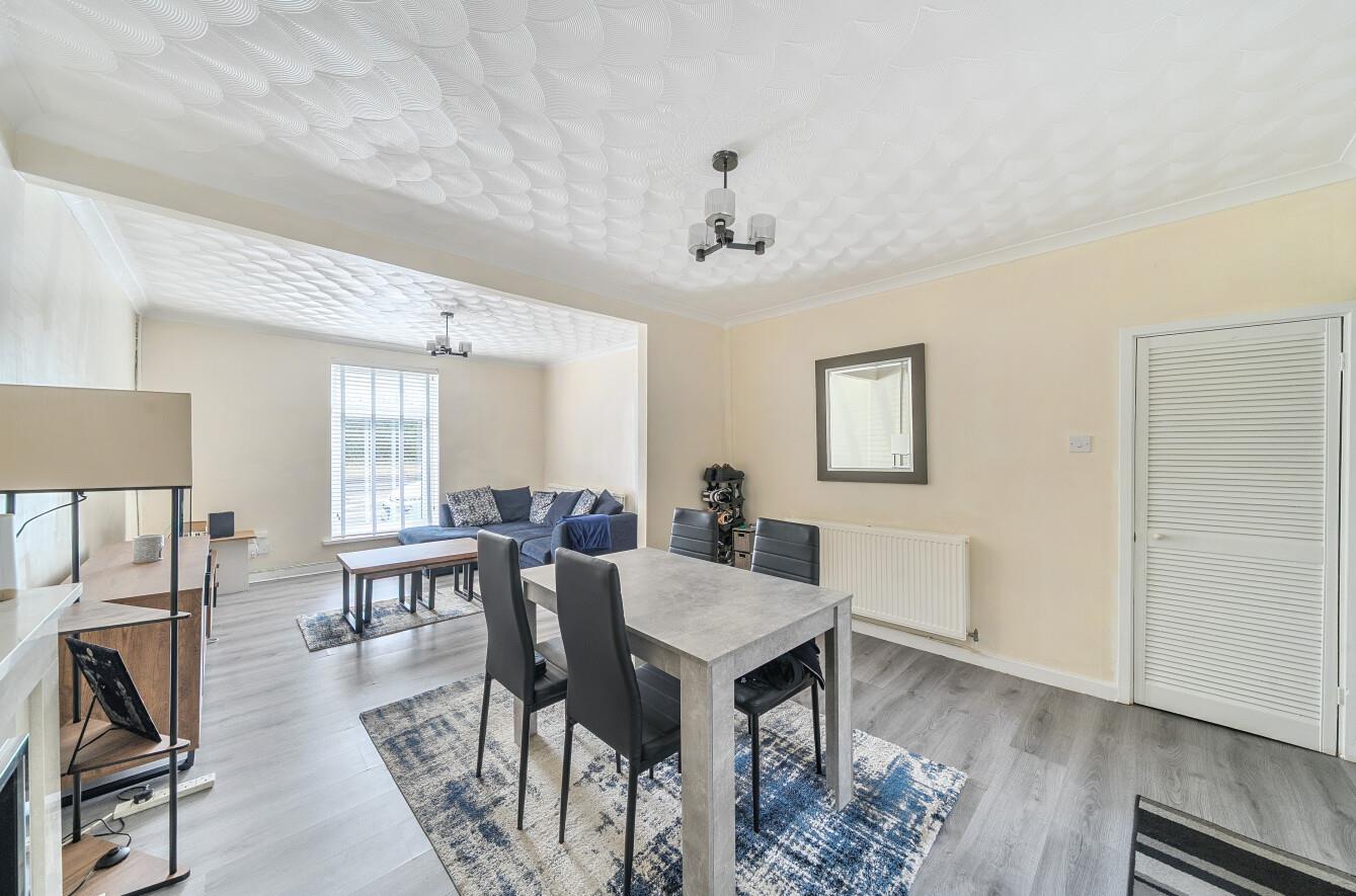 Neath Road, Morriston, Swansea, SA6 8HG